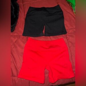 High-Waist Ribbed Bike Shorts - Red & Black